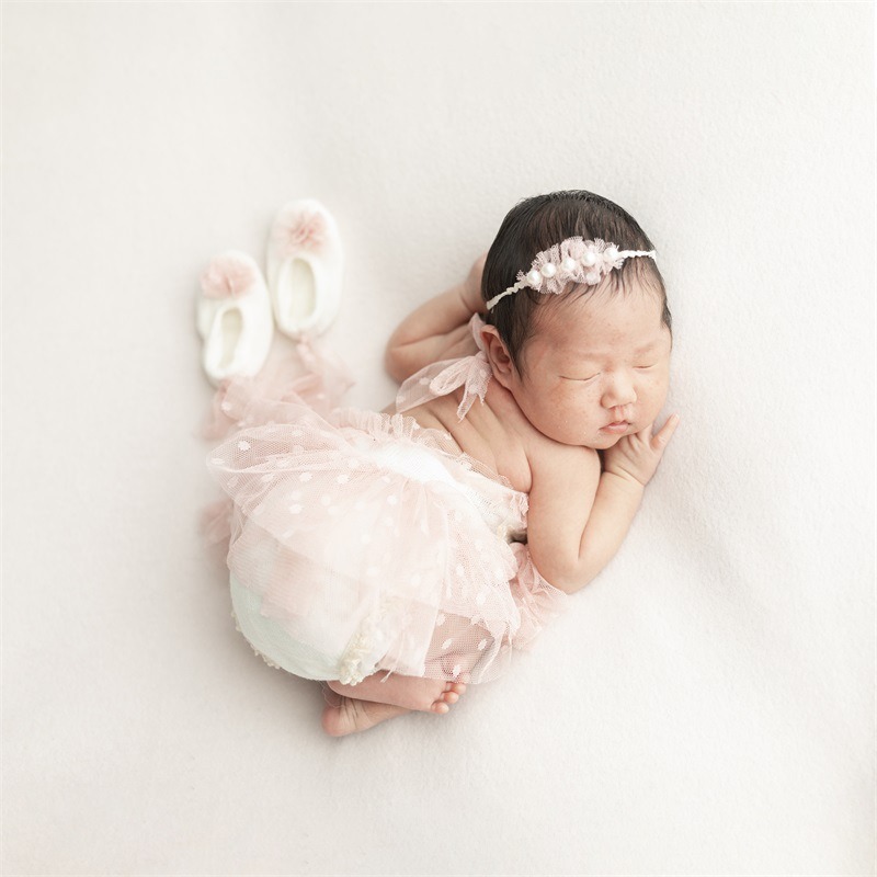 طقم ملابس دانتيل على شكل بجعة  - مراجعة Photography Outfit وسعره