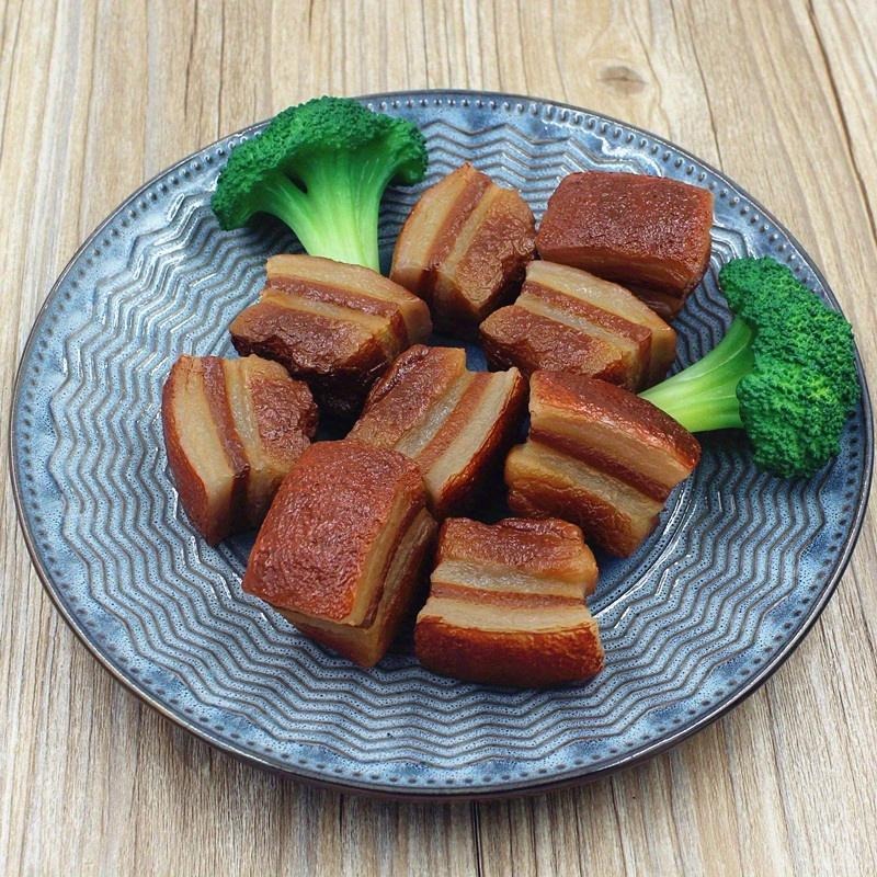 قطعة واحدة من نموذج لحم خنزير  - مراجعة Photography Food وسعره